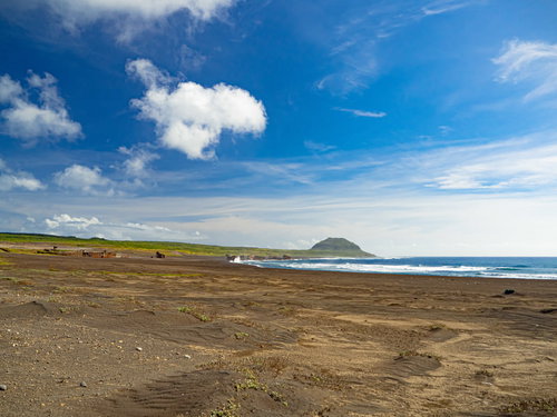 千鳥ヶ浜を北から望む