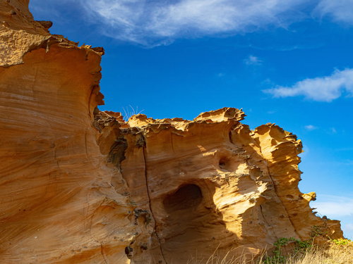奇怪な岩が見られる硫黄島釜岩