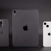 iPhone・iPad miniのサイズ比較（Apple 3台並べ）の写真