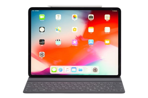 Apple Pencilを側面に装着したiPad Pro 2018