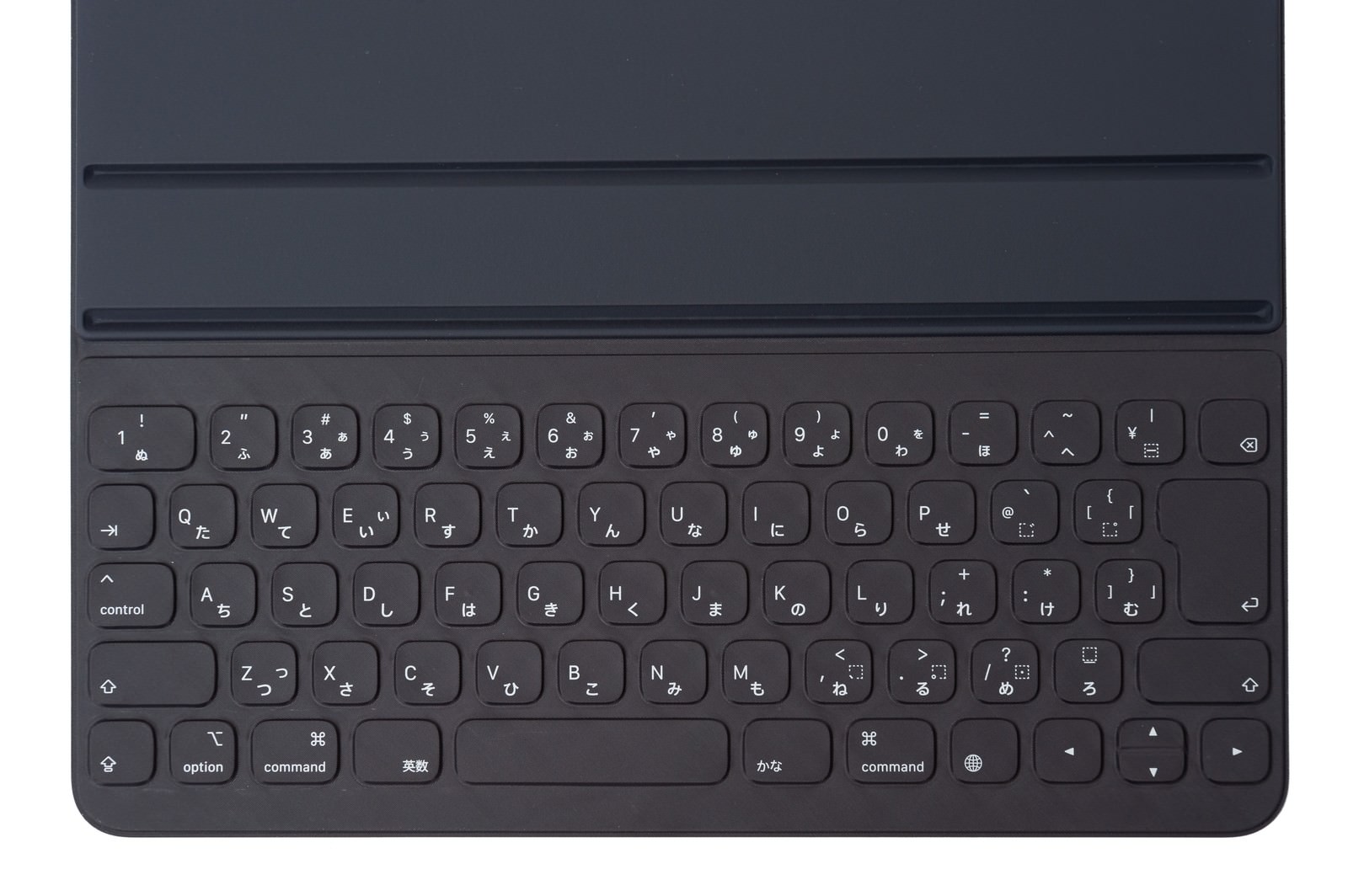 iPad Pro用のグレーのフォリオキーボードカバー