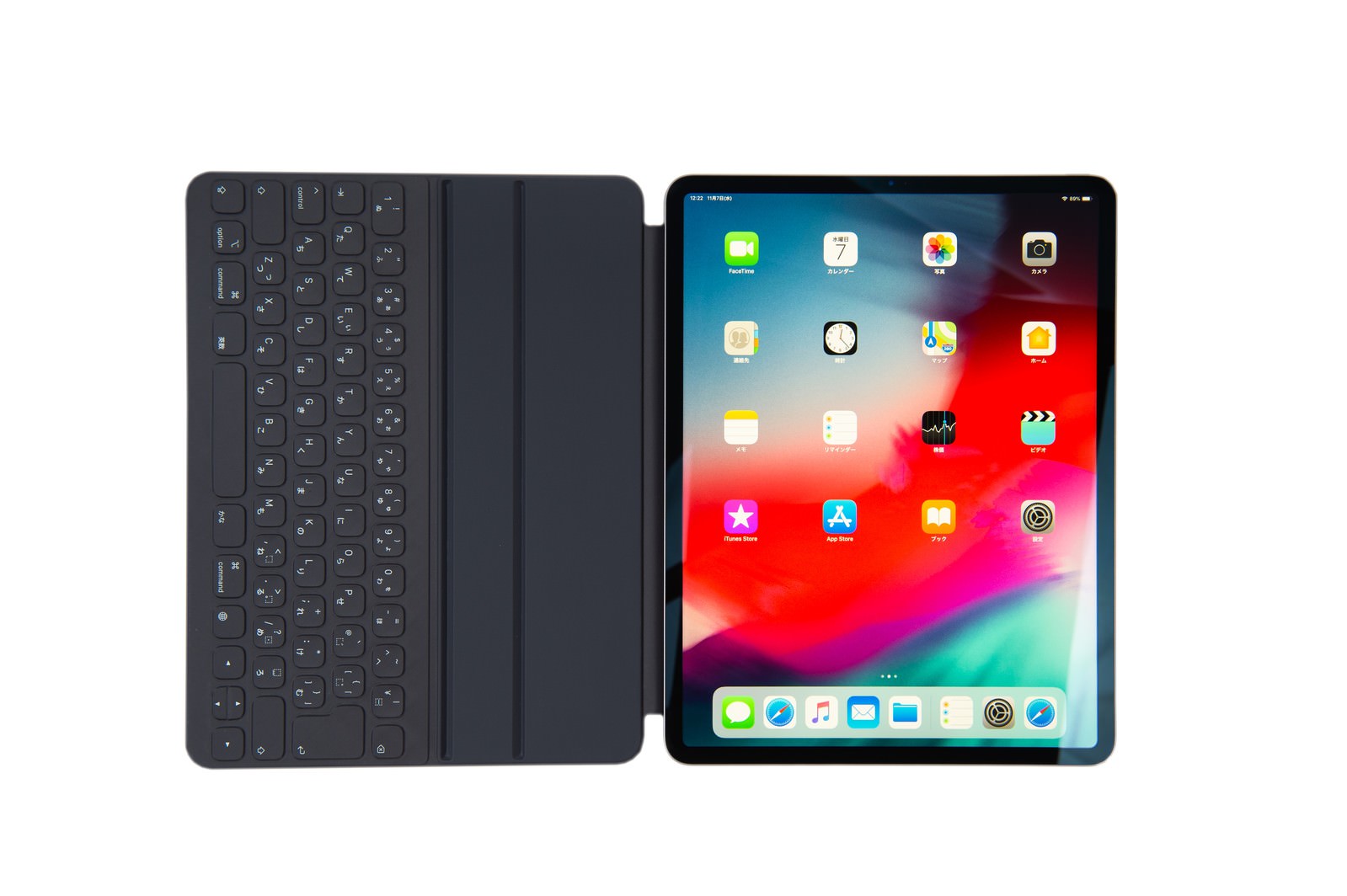iPad Pro 2018にスマートキーボードを接続した状態