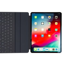 iPad Pro 2018とスマートキーボードを接続したタブレットの写真