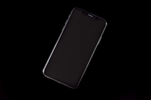 iPhone X スペースグレイ、画面OFF状態