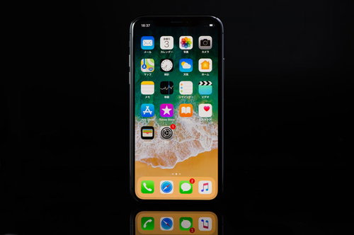 iPhone X （スペースグレイ）のホーム画面
