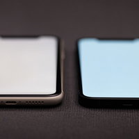 液晶サイズ同じなのにiPhone 12の方がiPhone 11より広い理由の写真