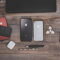 複数のiPhoneを検証するガジェット一覧の写真