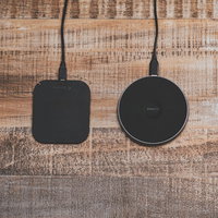 ワイヤレス充電パッド2台の比較の写真