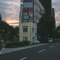 イセザキモール近くの交番、夕暮れ時の横浜市伊勢佐木長者町の写真