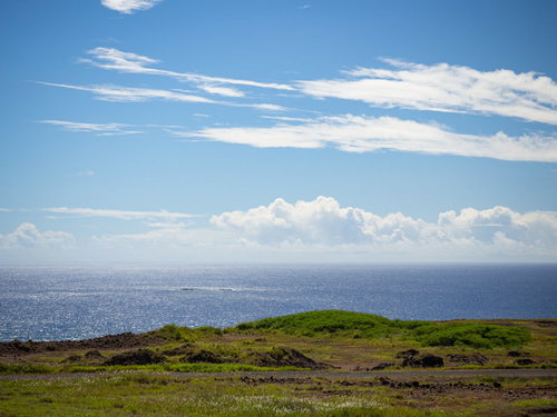 東海岸の沖に見える岩礁