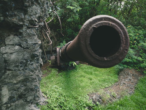 大阪山15糎砲を先端側から見る