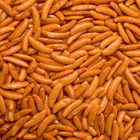 ピーナッツ抜きの柿の種 塩辛い米菓のあられ系スナック菓子の写真