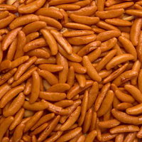 ピーナッツが見当たらない柿の種の詰まり。米菓とスナック菓子の写真