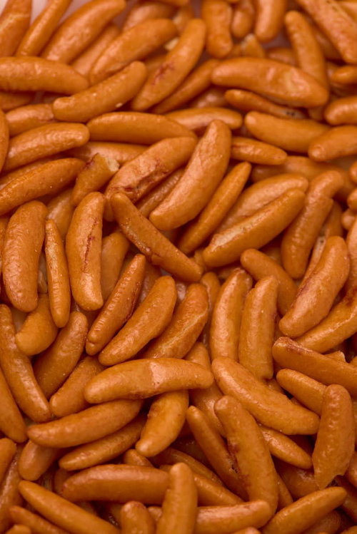 ピーナッツを取り除いた柿の種の写真