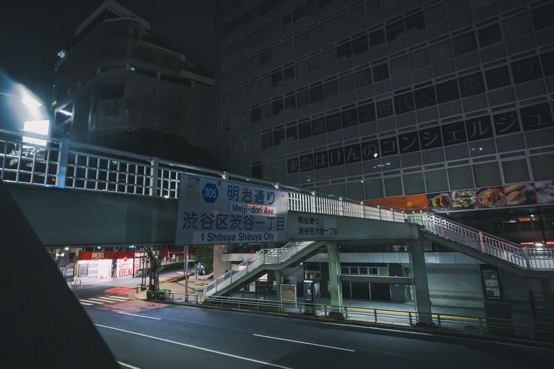 渋谷事変の舞台になった深夜の渋谷駅13番出口前と明治通り