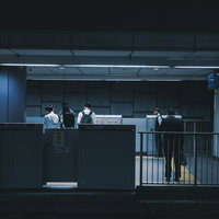副都心線渋谷駅のホームと可動式ホームドアの写真
