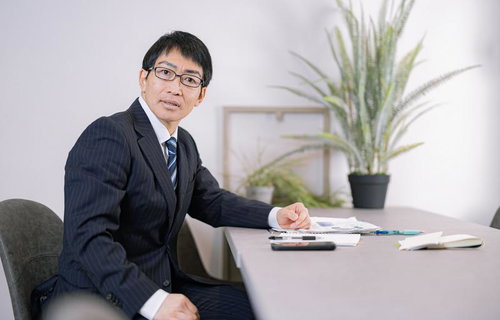 「話が違うじゃないか」といきり立つ部長がご立腹の様子