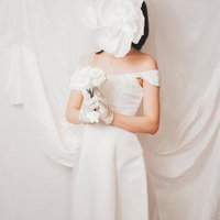 匿名花嫁のウェディングドレス姿の写真