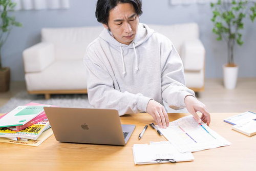 在庫管理と出品管理に余念がない几帳面な転売屋