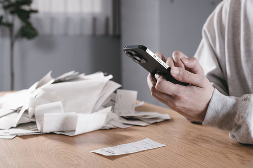 スマホで山になった領収書を読み取る確定申告