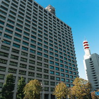 霞ヶ関の総務省と警視庁の高層ビル 東京の政府機関建築の写真