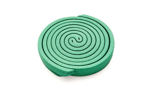 蚊取り線香を分離前の渦巻き状の緑色線香の円盤状