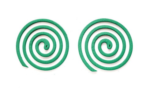 緑色のうずまき蚊取り線香2つ