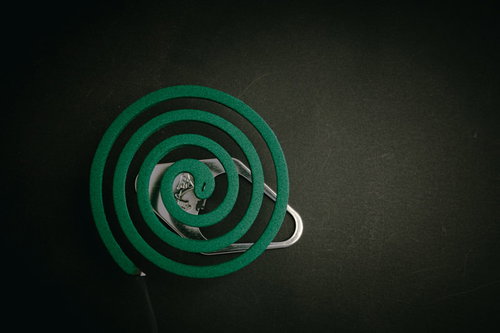 蚊取り線香と渦巻きスタンド