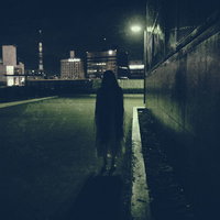 道端で出会った女性の亡霊の写真