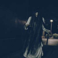 どこまでも追いかけてくる白い衣装の亡霊女性の写真