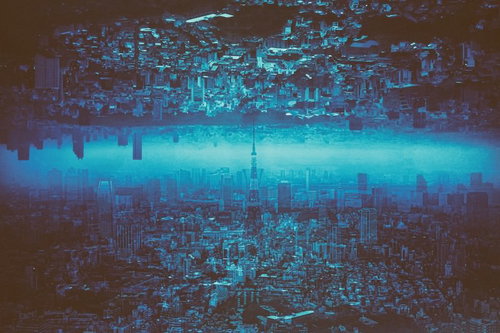 東京タワーと天地都市景観のフォトモンタージュ