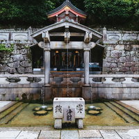 清水寺「音羽の滝」龍の手水舎の写真