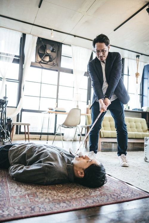 事務所のカネどこに隠した？