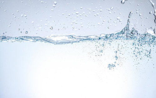 純粋な水の力強さと繊細な泡立ち｜ミネラルウォーター