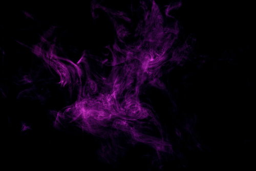 黒い背景に立ち上る紫色の煙が渦巻く魔晄ガス