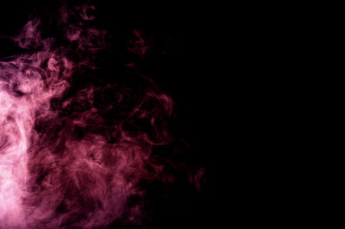 暗い空間に立ち上る紫色の毒ガスとスモーク