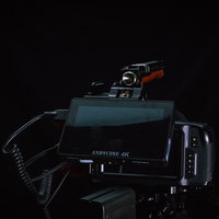 SmallRigカメラリグに装着したビデオモニターの写真