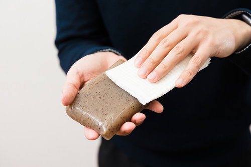 こんにゃくを念入りに拭く潔癖症