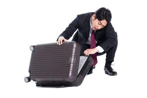 トランクに入れたはずの資料が見当たらない