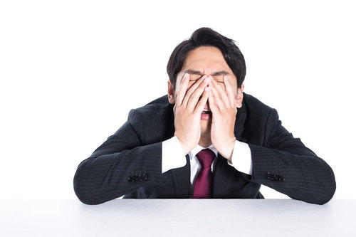 こんなブラック企業で働きたくないと苦しむ35年ローン男性