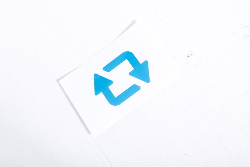 リツートマークが描かれたカード