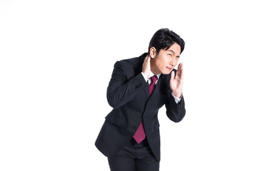 「今回もシクヨロ！」と談合を持ちかける代理店