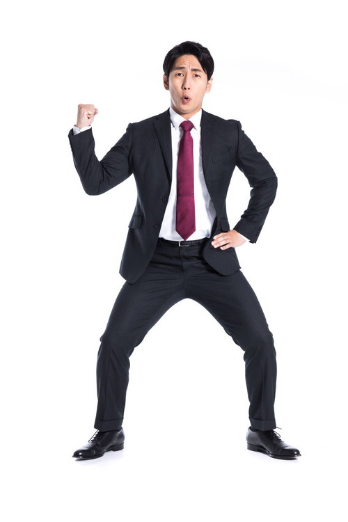 24時間戦えなさそうなジャパニーズビジネスマンのガッツポーズ