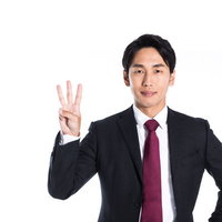 常にナンバースリーをキープする男の写真