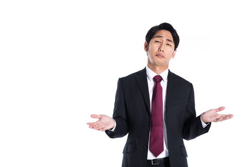 評価があがらずテンションもあがらない会社員男性