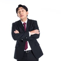 もう数時間もネチネチ説教してくる上司の写真