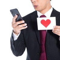 いいね欄を漏れなくチェックするネットストーカーの写真