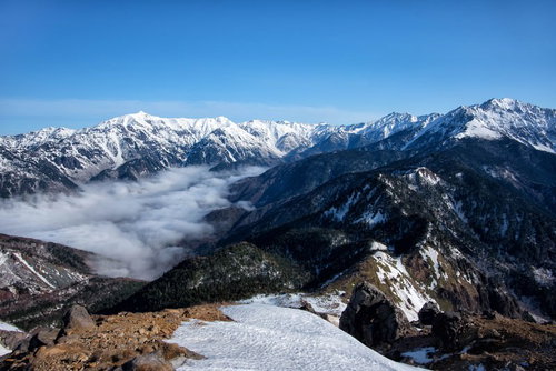 焼岳と北アルプスの大パノラマ 雪山の絶景