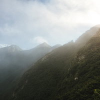 視界不良の山々、八峰キレット周辺のガスと霧の写真