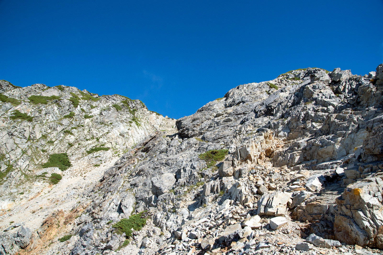 Happo-one Kireット Rocky Ridge Against Clear Blue Sky — Free Mountain ...